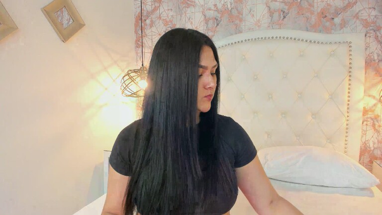 SaharaLyn's Streamate show and profile