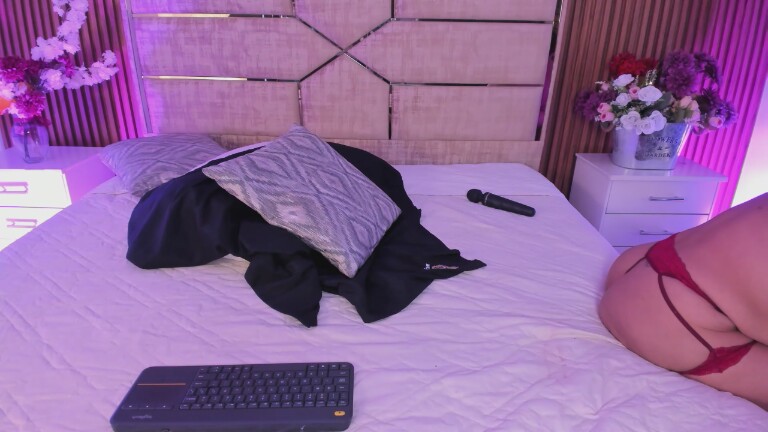 Evaaroses's Streamate show and profile