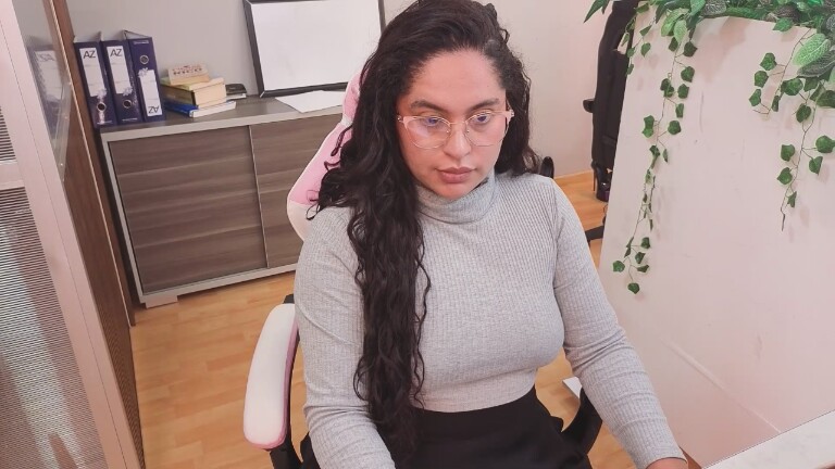 SharaThomas's Streamate show and profile