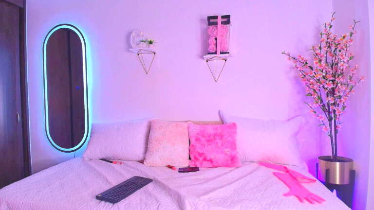 CarolGomeez's Streamate show and profile