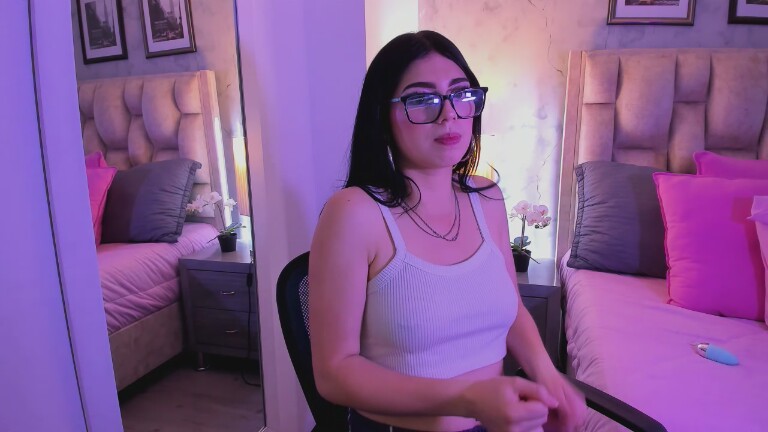 IsabellaaRossi's Streamate show and profile