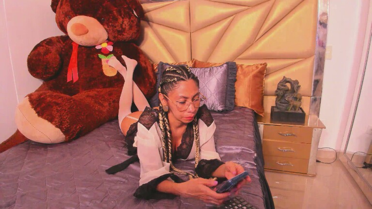 KarenDuval's Streamate show and profile