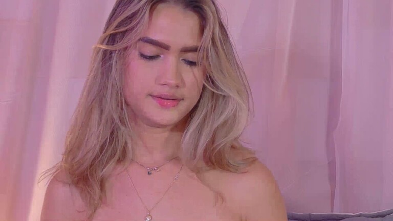 ZeyneJohnson's Streamate show and profile