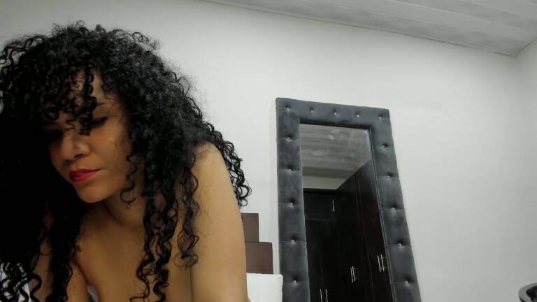 LauraJean's Streamate show and profile