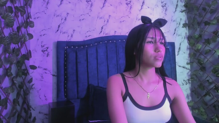 AntonellaNaugthy's Streamate show and profile