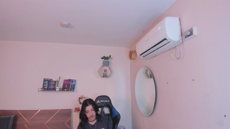 imlucyferreira's Streamate show and profile